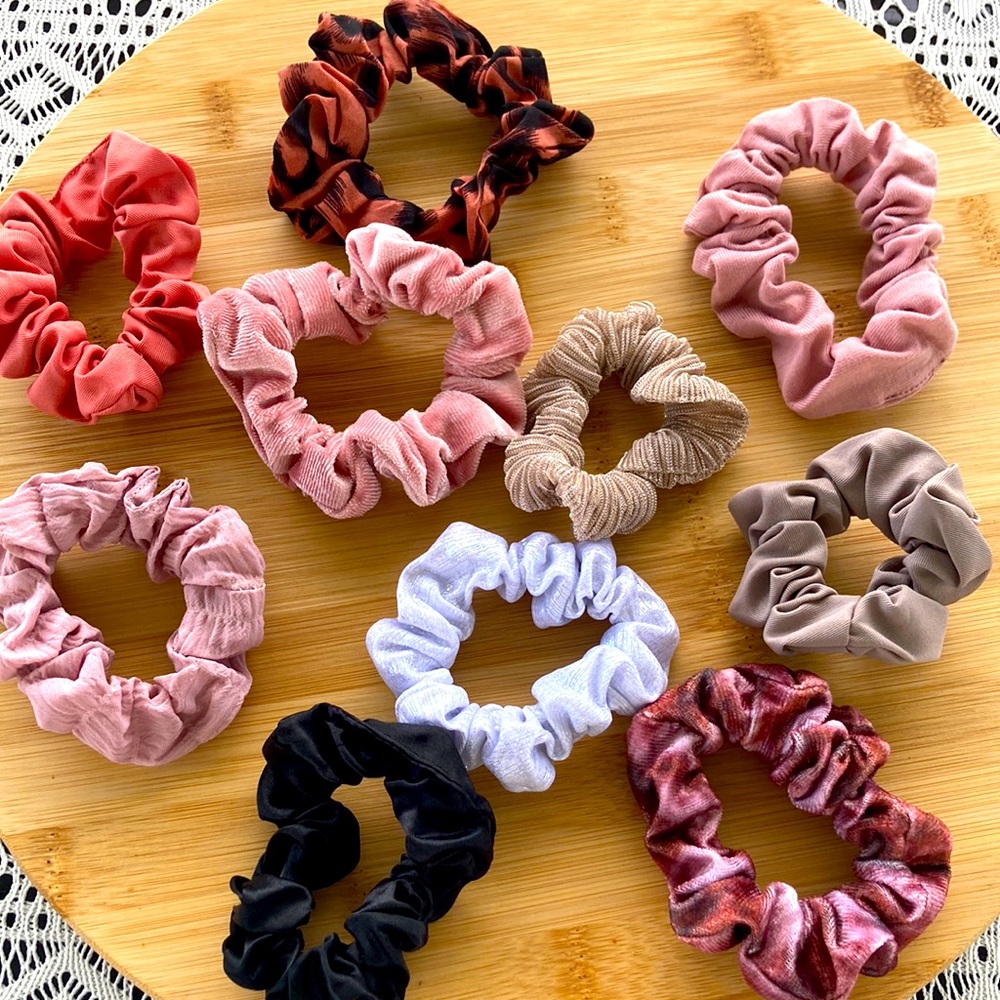 10 Hair scrunchies varieties of colors